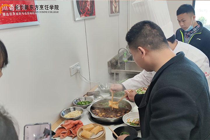 長(zhǎng)沙新東方烹飪學(xué)校廚師培訓(xùn)—學(xué)習(xí)時(shí)間要多久