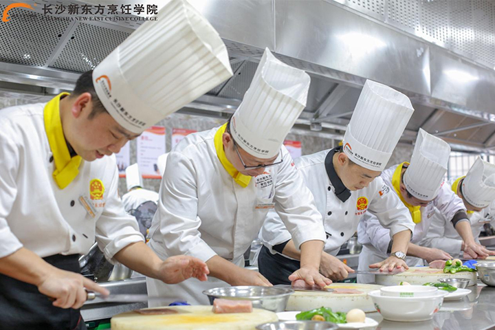 湖南學(xué)廚師