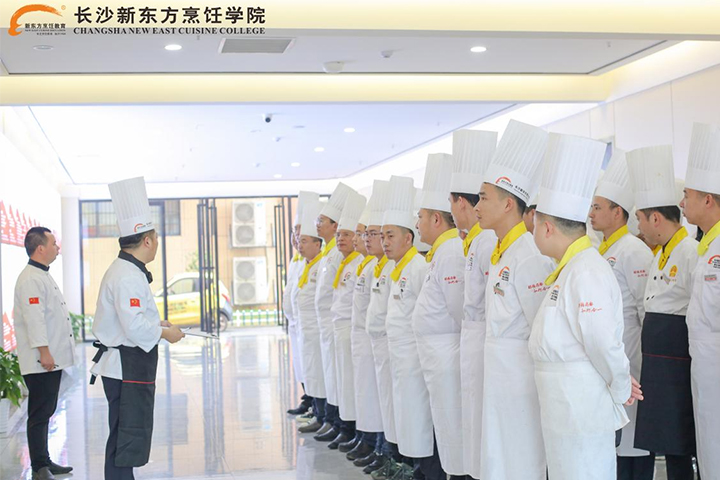 湖南學(xué)廚師去哪個(gè)學(xué)校好