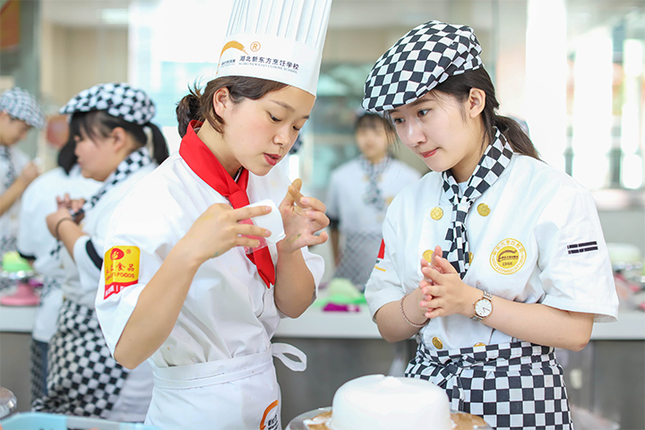 女的適合學什么技術