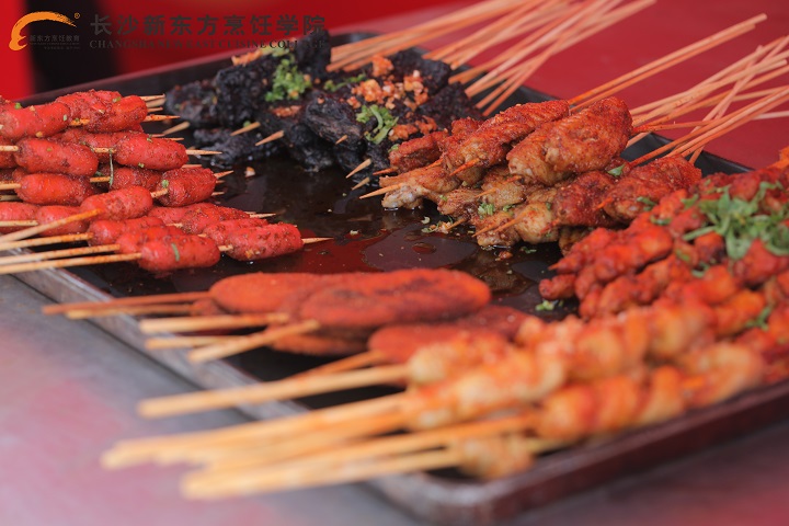 創(chuàng)業(yè)學(xué)燒烤技術(shù)