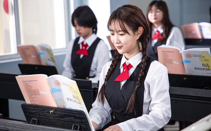 初中畢業(yè)女生學什么專業(yè)好
