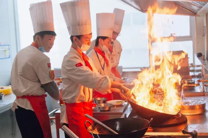 初中沒(méi)畢業(yè)能來(lái)長(zhǎng)沙新東方報(bào)名嗎