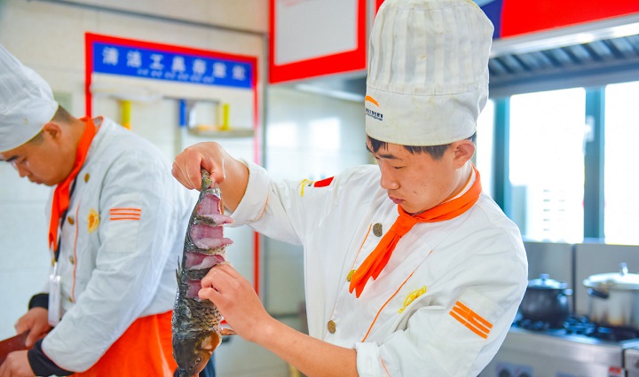 新東方烹飪學(xué)校學(xué)費(fèi)價目表