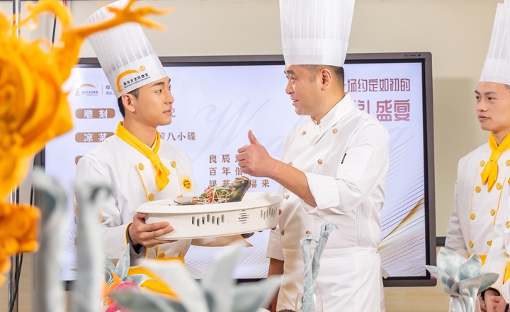 學(xué)廚師2025年就業(yè)薪水高嗎